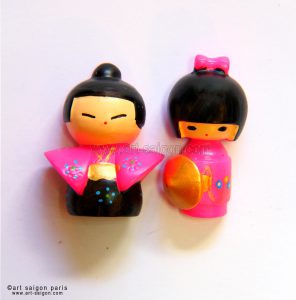 Magnets Poupées Japonaises Roses (H4cm) (réf. 7D-8222)