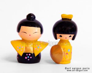 Kokeshi - Couple de Poupées japonaises Jaunes  (H4cm) (réf.7D-8257 )