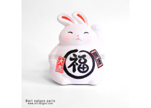 Lapin Blanc en Argile - Porte-Bonheur Japonais - Tirelire (H9cm)(réf. 7D-8280)