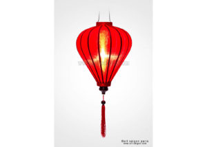 Lampion Traditionnel en Soie Rouge de la ville de Hoi An au Vietnam, Lanterne Asiatique en Tissu, Bambou et Bois. Article vendu par la Boutique Art-saigon.com