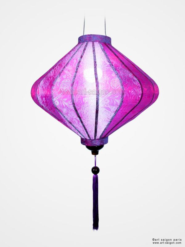 Lampion Traditionnel en Soie Mauve de la ville de Hoi An au Vietnam, Lanterne Asiatique en Tissu, Bambou et Bois |Décoration et Artisanat Asiatique - Article vendu par la Boutique Art-saigon.com