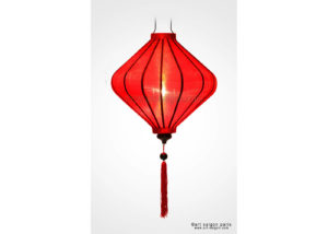 Lampion & Lanterne Asiatique en Soie, Bambou et Bois de couleur Rouge de la ville Hoi An au Vietnam pour votre décoration. Article vendu par la Boutique Art-saigon.com