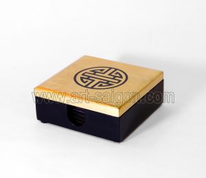 Boite de 6 sous-verres en bois laqué, fabrication artisanale et peinte à la main au Vietnam. Article vendu par Art-saigon.com