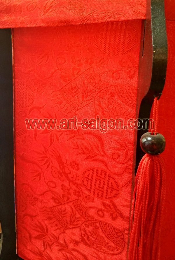 Lampion en Bois et Soie Rouge H60cm - Lanterne Tissu Asiatique (réf. LSB-58R) – Image 4