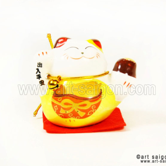 maneki neko chat porte bonheur japonais japon porcelaine blanc decoration asiatique art-saigon jaune doré