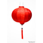 Lampion Traditionnel en Soie Rouge de la ville de Hoi An au Vietnam, Lanterne Asiatique en Tissu, Bambou et Bois. Article vendu par la Boutique Art-saigon.com