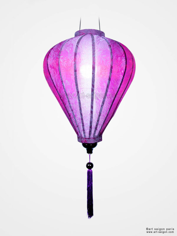 Lampion Traditionnel en Soie Mauve de la ville de Hoi An au Vietnam, Lanterne Asiatique en Tissu, Bambou et Bois. Article vendu par la Boutique Art-saigon.com