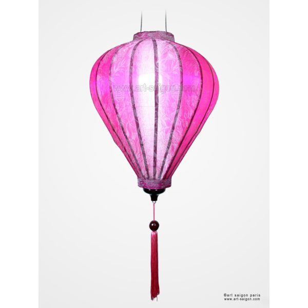 Lampion Traditionnel en Soie Rose de la ville de Hoi An au Vietnam, Lanterne Asiatique en Tissu, Bambou et Bois. Article vendu par la Boutique Art-saigon.com