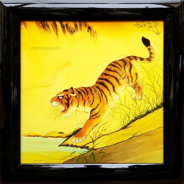 tigre tableau en bois laque artisanat traditionnel du Vietnam par art saigon