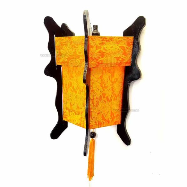Applique en soie orange de la ville de Hoi An au Vietnam par Art Saigon