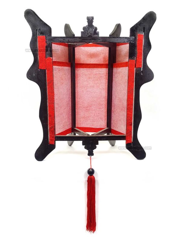 Applique en soie rouge de la ville de Hoi An au Vietnam par Art Saigon