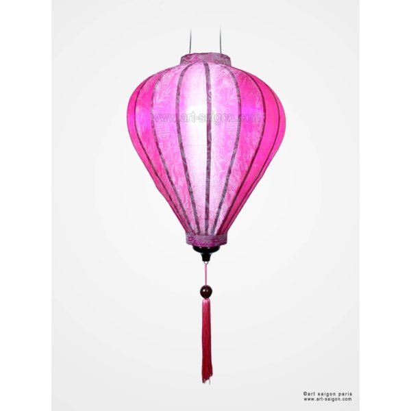 Lampion Traditionnel en Soie Rose de la ville de Hoi An au Vietnam, Lanterne Asiatique en Tissu, Bambou et Bois. Article vendu par la Boutique Art-saigon.com