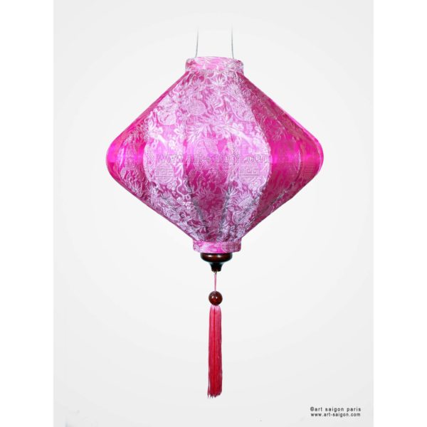 Lampion Traditionnel en Soie Rose de la ville de Hoi An au Vietnam, Lanterne Asiatique en Tissu, Bambou et Bois. Article vendu par la Boutique Art-saigon.com