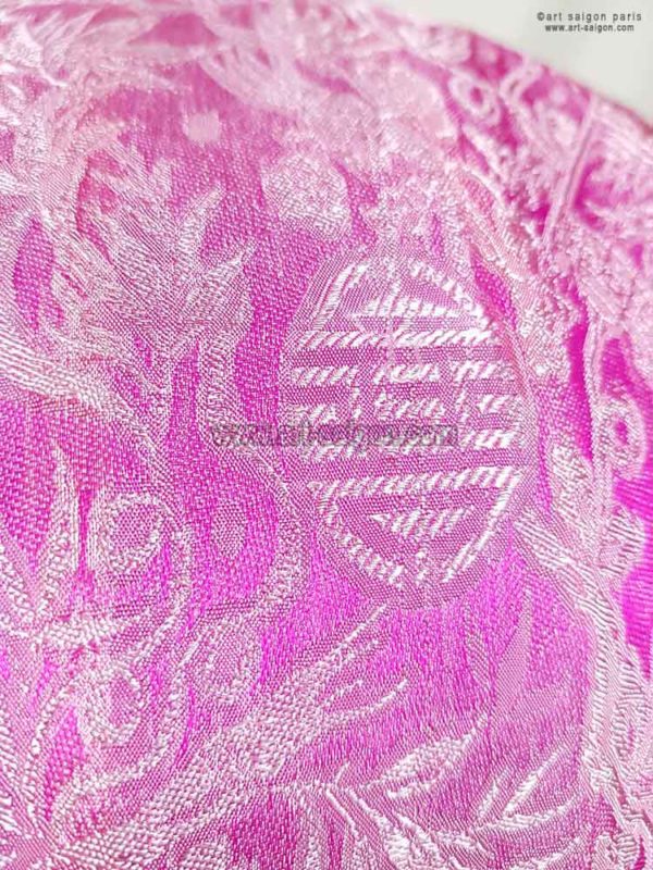 Lampion Traditionnel en Soie Rose de la ville de Hoi An au Vietnam, Lanterne Asiatique en Tissu, Bambou et Bois. Article vendu par la Boutique Art-saigon.com