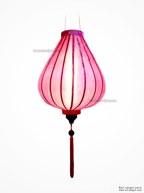 Lampion Traditionnel en Soie Rose de la ville de Hoi An au Vietnam, Lanterne Asiatique en Tissu, Bambou et Bois. Article vendu par la Boutique Art-saigon.com