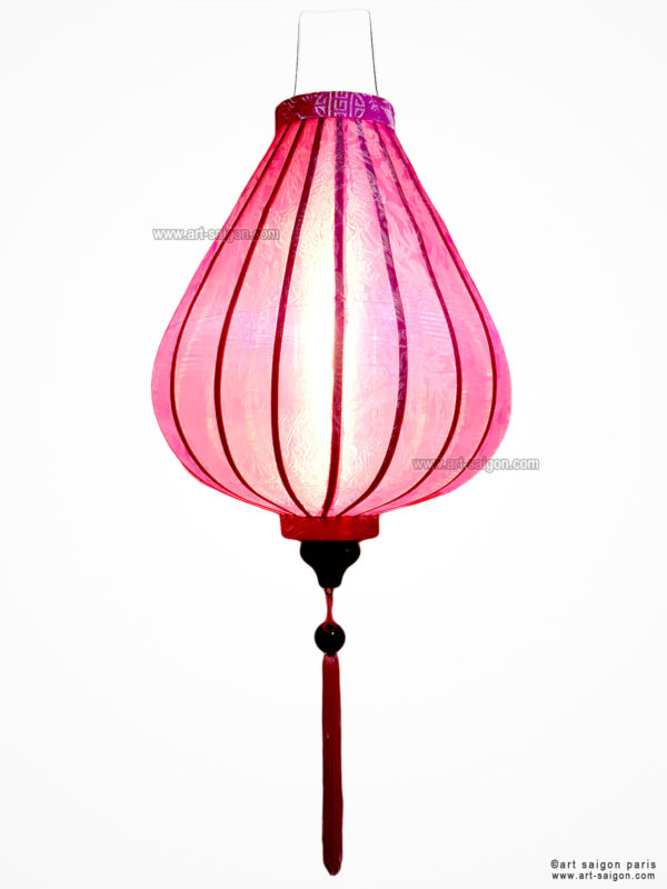 Lampion Traditionnel en Soie Rose de la ville de Hoi An au Vietnam, Lanterne Asiatique en Tissu, Bambou et Bois. Article vendu par la Boutique Art-saigon.com