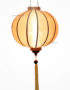 Lampion Traditionnel en Soie Beige de la ville de Hoi An au Vietnam, Lanterne Asiatique en Tissu, Bambou et Bois |Décoration et Artisanat Asiatique - Article vendu par la Boutique Art-saigon.com