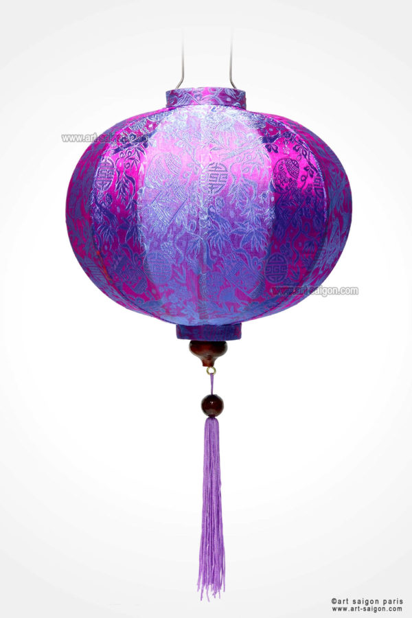 Lampion Traditionnel en Soie Mauve de la ville de Hoi An au Vietnam, Lanterne Asiatique en Tissu, Bambou et Bois |Décoration et Artisanat Asiatique - Article vendu par la Boutique Art-saigon.com