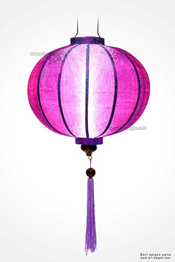 Lampion Traditionnel en Soie Mauve de la ville de Hoi An au Vietnam, Lanterne Asiatique en Tissu, Bambou et Bois |Décoration et Artisanat Asiatique - Article vendu par la Boutique Art-saigon.com