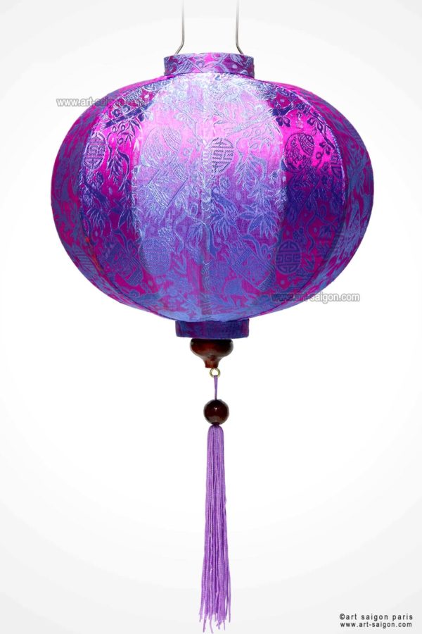Lampion Traditionnel en Soie Mauve de la ville de Hoi An au Vietnam, Lanterne Asiatique en Tissu, Bambou et Bois |Décoration et Artisanat Asiatique - Article vendu par la Boutique Art-saigon.com