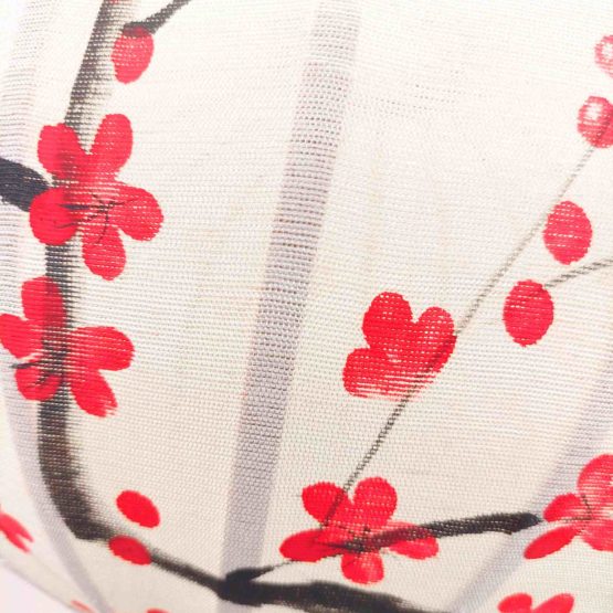 Lampion en Tissu de Lin de la ville de Hoi An au Vietnam peint à la main. Motif Fleur de Cerisier. Lanterne Asiatique en Tissu, Bambou et Bois. Article vendu par la Boutique Art-saigon.com