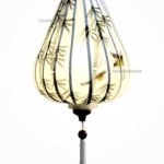 Lampion en Tissu de Lin de la ville de Hoi An au Vietnam peint à la main. Motif Bambou et Couple d'oiseaux. Lanterne Asiatique en Tissu, Bambou et Bois. Article vendu par la Boutique Art-saigon.com