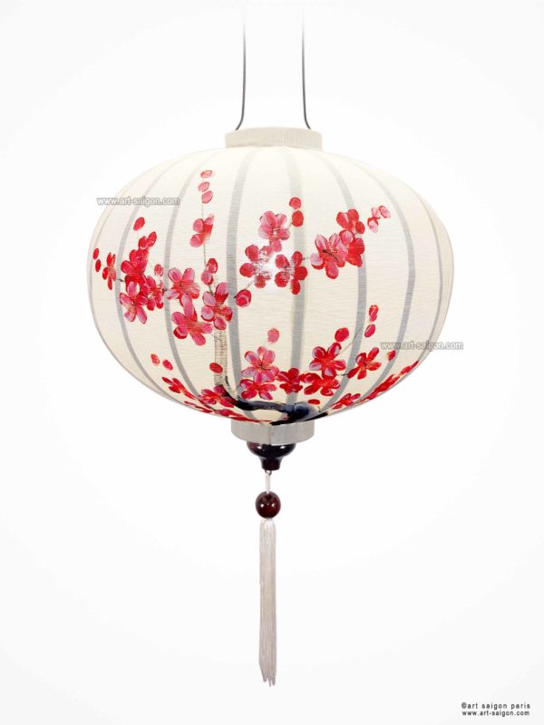 Lampion en Tissu de Lin de la ville de Hoi An au Vietnam peint à la main. Motif Fleur de Cerisier. Lanterne Asiatique en Tissu, Bambou et Bois. Article vendu par la Boutique Art-saigon.com