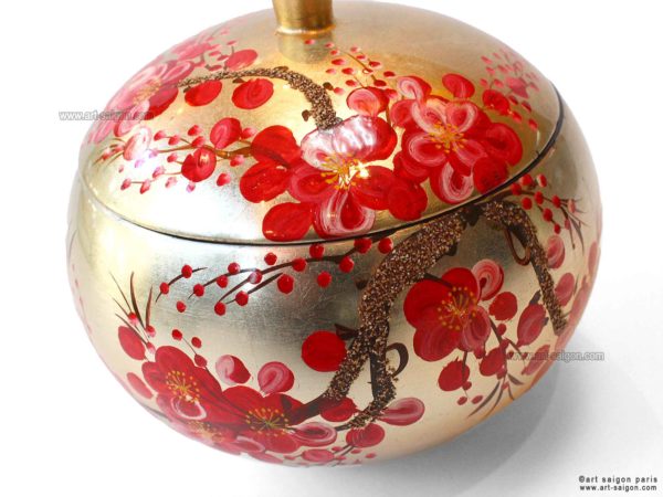 Boite Ronde en Bois Laqué Doré, Motif Fleurs de Cerisier Rouges. Décoration et Artisanat du Vietnam. Article vendu par la Boutique Art-saigon.com