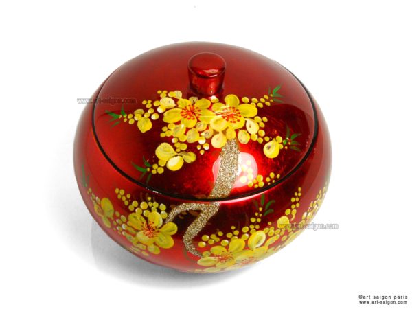 Boite Ronde en Bois Laqué Rouge, Motif Fleurs de Cerisier Jaunes. Décoration et Artisanat du Vietnam. Article vendu par la Boutique Art-saigon.com