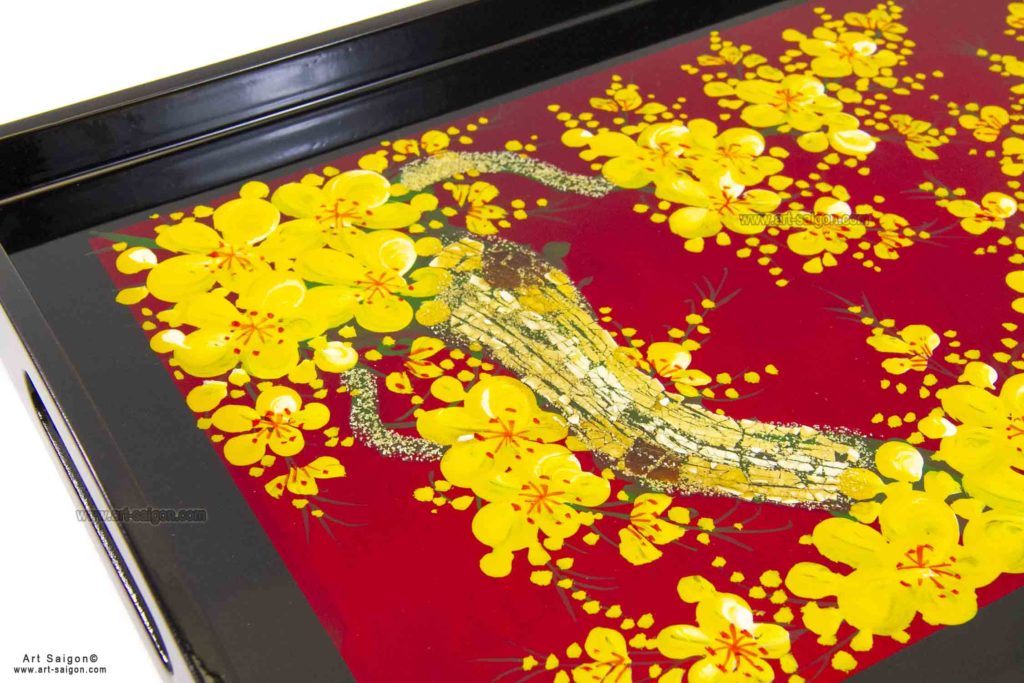 Plateau en Bois Laqué Rouge, Motif Fleurs de Cerisier Jaunes. Décoration et Artisanat du Vietnam. Article vendu par la Boutique Art-saigon.com