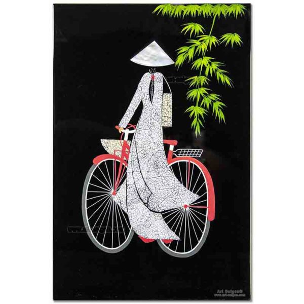 Tableau en Bois Laqué et Coquille d'Œuf, Motif Étudiante Vietnamienne. Décoration et Artisanat du Vietnam. Article vendu par la Boutique Art-saigon.com