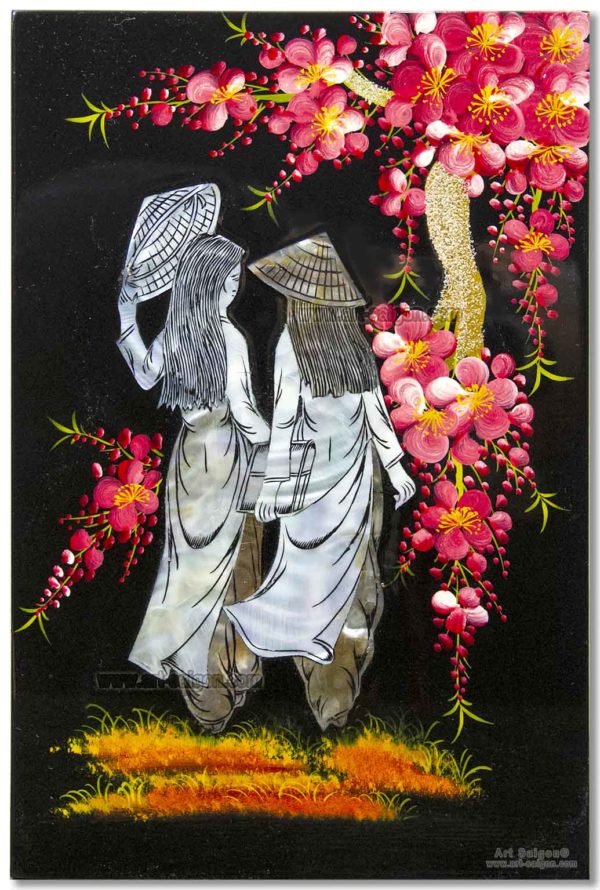 Tableau en Bois Laqué et Nacre, Motif Femmes Vietnamiennes et Fleurs de Cerisier. Décoration et Artisanat du Vietnam. Article vendu par la Boutique Art-saigon.com