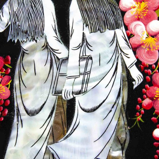 Tableau en Bois Laqué et Nacre, Motif Femmes Vietnamiennes et Fleurs de Cerisier. Décoration et Artisanat du Vietnam. Article vendu par la Boutique Art-saigon.com