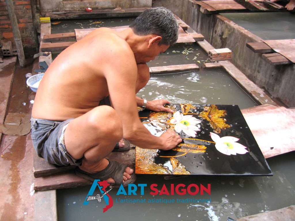 Atelier de Fabrication de la laque vietnamienne dans la province de Hồ Chí Minh au Vietnam | Boutique de Décoration et Artisanat Asiatique ART SAIGON | www.art-saigon.com