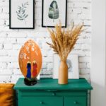 Lampe de Chevet en Pétale de Lotus en Tissu de Lin Orange, Lampe de Table de Hoi An au Vietnam. Peint à la main, Motif Femmes Vietnamiennes et Fleurs de Cerisier. Article vendu par la Boutique Art-saigon.com