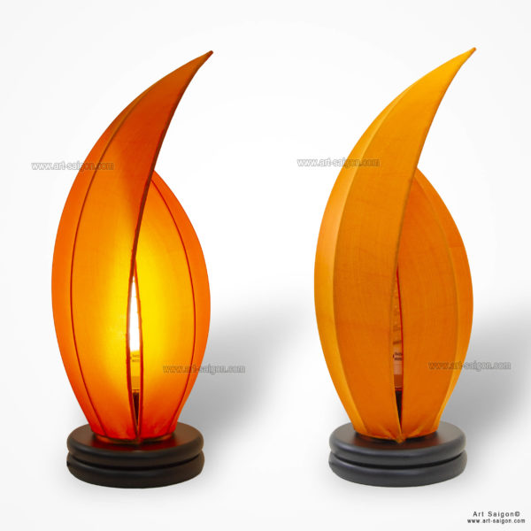 Lampe de Chevet en Pétale de Lotus en Tissu de Soie Orange, Lampe de Table de Hoi An au Vietnam. Fabrication Artisanale. Article vendu par la Boutique Art-saigon.com
