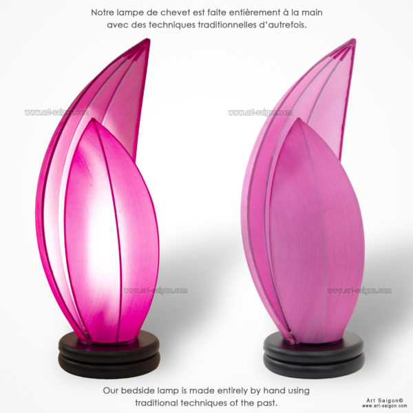 Lampe de Chevet en Pétale de Lotus en Tissu de Soie Rose, Lampe de Table de Hoi An au Vietnam. Fabrication Artisanale. Article vendu par la Boutique Art-saigon.com