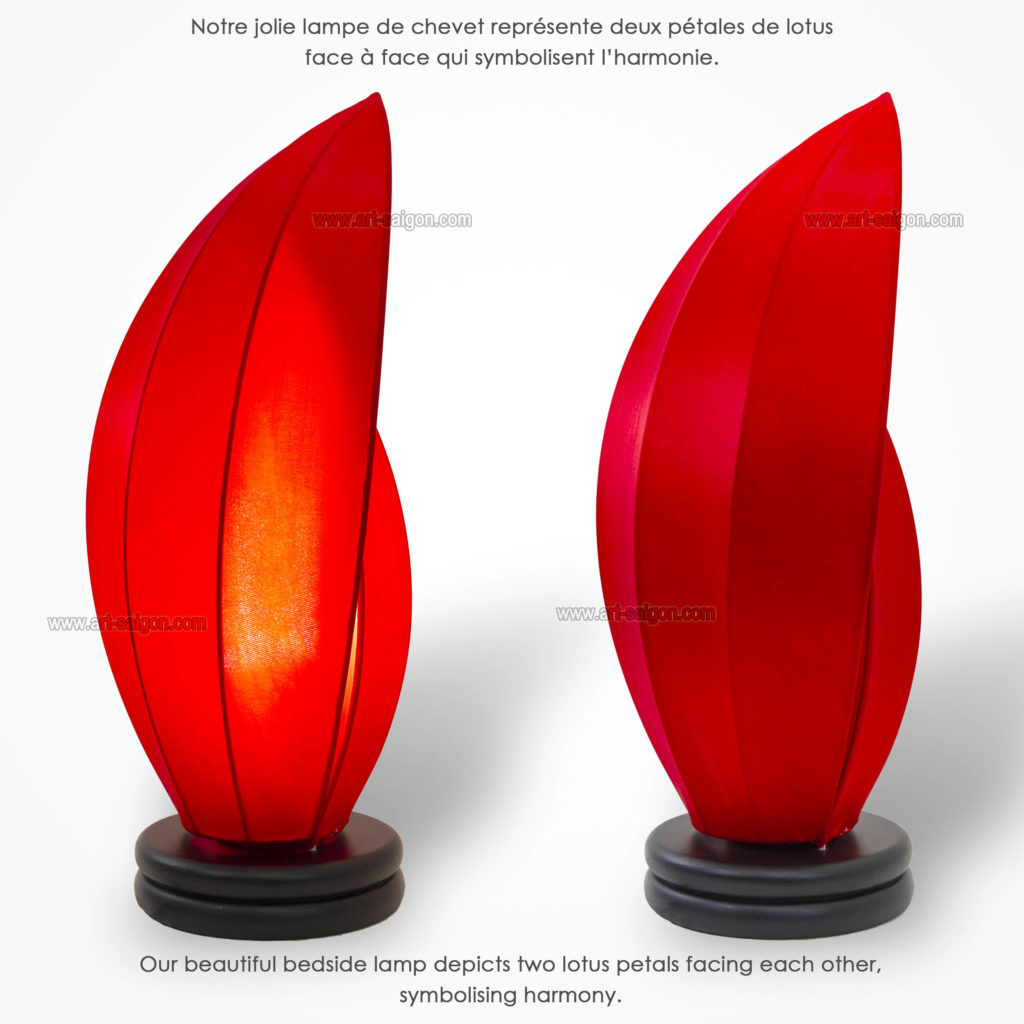 Lampe de Chevet en Pétale de Lotus en Tissu de Soie Rouge, Lampe de Table de Hoi An au Vietnam. Fabrication Artisanale. Article vendu par la Boutique Art-saigon.com
