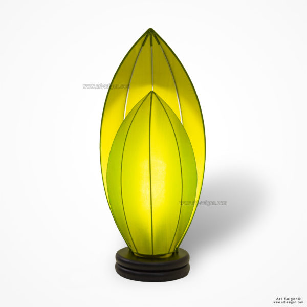 Lampe de Chevet en Pétale de Lotus en Tissu de Soie Vert, Lampe de Table de Hoi An au Vietnam. Fabrication Artisanale. Article vendu par la Boutique Art-saigon.com