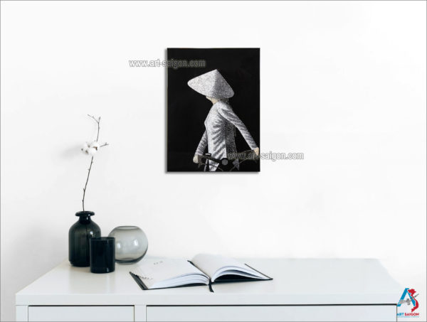 Tableau en Bois Laqué Noir et Coquille d’œuf, Fabriqué à la main, Motif Femme Vietnamienne. Peinture et Panneau Murale du Vietnam. Décoration et Artisanat Asiatique | Article vendu par la Boutique Art-Saigon.com
