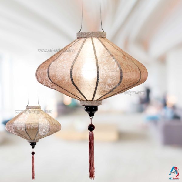 Lampion Asiatique en Soie Champagne Rosé de la ville de Hoi An au Vietnam, Lanterne Traditionnel en Tissu, Bambou et Bois | Décoration et Artisanat Asiatique - Article vendu par la Boutique Art-saigon.com