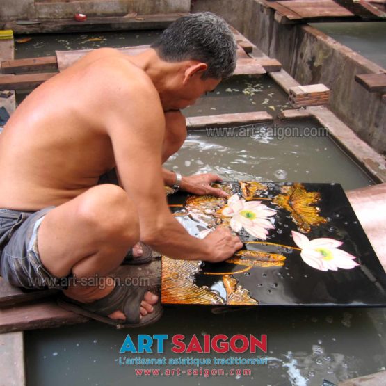 Atelier de Fabrication de la laque vietnamienne dans la province de Hồ Chí Minh au Vietnam | Boutique de Décoration et Artisanat Asiatique ART SAIGON | www.art-saigon.com