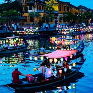 Ville-hoi-an-vietnam-asiatique-lanterne-lampion-bois-soie-art-saigon.com-3-W-300x300 Hội An, la ville des lanternes du Vietnam