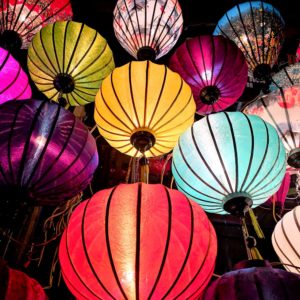 Ville-hoi-an-vietnam-asiatique-lanterne-lampion-bois-soie-art-saigon.com-5-W-300x300 Hội An, la ville des lanternes du Vietnam