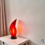Lampe de Chevet en Pétale de Lotus en Tissu de Soie Rouge, Lampe de Table de Hoi An au Vietnam. Fabrication Artisanale. Article vendu par la Boutique Art-saigon.com