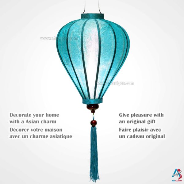 Lampion Asiatique en Soie Bleu Clair de la ville de Hoi An au Vietnam, Lanterne Traditionnel en Tissu, Bambou et Bois | Décoration et Artisanat Asiatique - Article vendu par la Boutique Art-saigon.com
