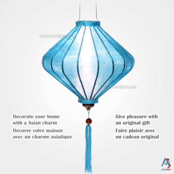 Lampion Asiatique en Soie Bleu Clair de la ville de Hoi An au Vietnam, Lanterne Traditionnel en Tissu, Bambou et Bois | Décoration et Artisanat Asiatique - Article vendu par la Boutique Art-saigon.com