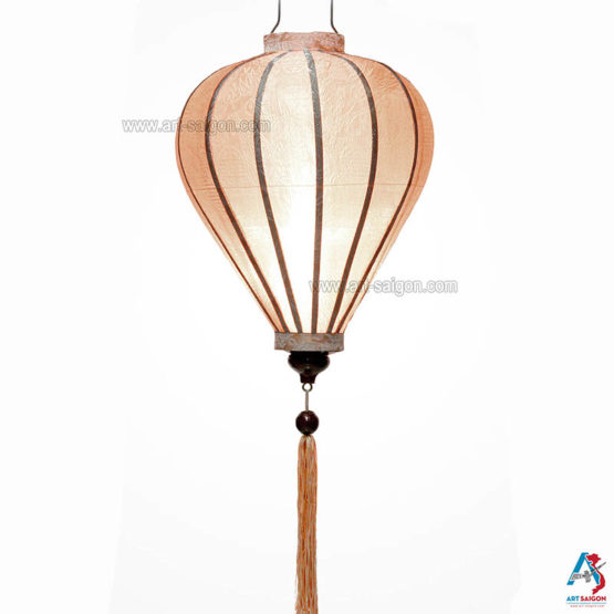 Lampion Asiatique en Soie Champagne Rosé de la ville de Hoi An au Vietnam, Lanterne Traditionnel en Tissu, Bambou et Bois | Décoration et Artisanat Asiatique - Article vendu par la Boutique Art-saigon.com
