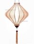 Lampion Asiatique en Soie Champagne Rosé de la ville de Hoi An au Vietnam, Lanterne Traditionnel en Tissu, Bambou et Bois | Décoration et Artisanat Asiatique - Article vendu par la Boutique Art-saigon.com
