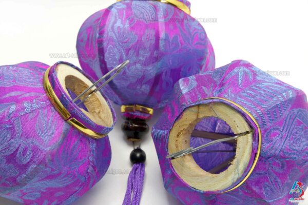 Lampion Asiatique en Soie Mauve de la ville de Hoi An au Vietnam, Lanterne Traditionnel en Tissu, Bambou et Bois | Décoration et Artisanat Asiatique - Article vendu par la Boutique Art-saigon.com